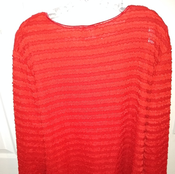 Top - Picture 2 of 2